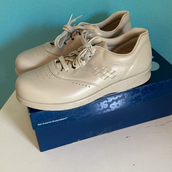 SAS Women’s 8.5 “Freetime” in Beige Leather New with Box - Picture 1 of 12